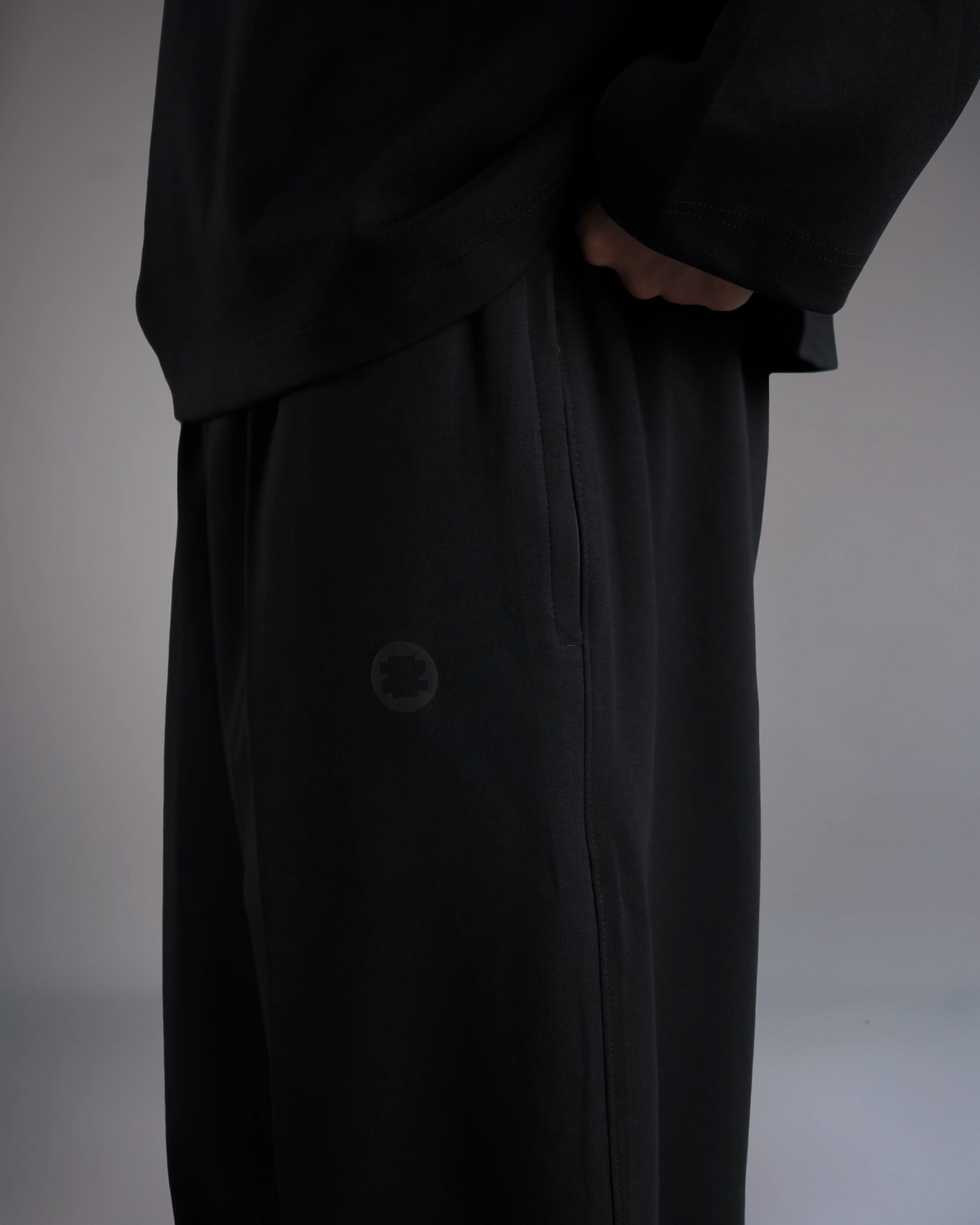 DON'T BE FOOLED - Baggy Black Pant